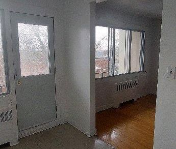 Grand 3 1/2 a louer - Photo 1