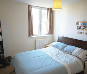 Room in a Shared Flat, Winterfold Close, SW19 - Photo 1