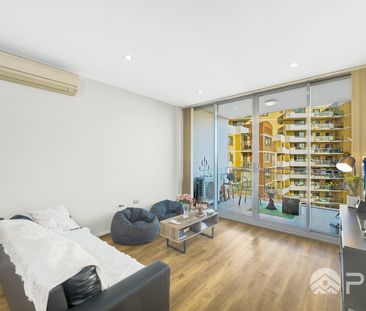 Timber Floor 2 bedroom apartment located in premier Strathfield loc... - Photo 5