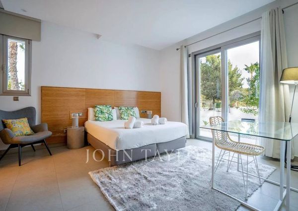 Luxury Villa for rent in Cap Martinet, Spain