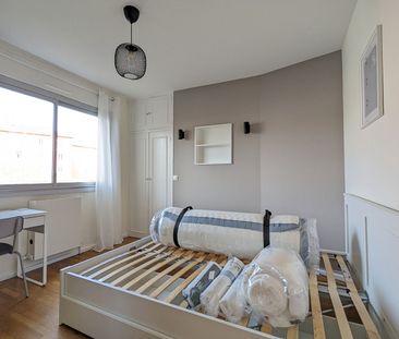 Location Appartement 4 pièces 90m² VILLEURBANNE 69100 - Photo 5