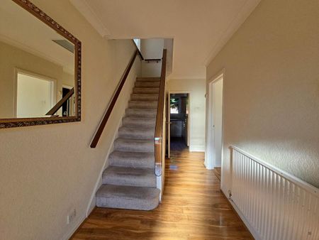 5 bedroom semi-detached house to rent - Photo 2