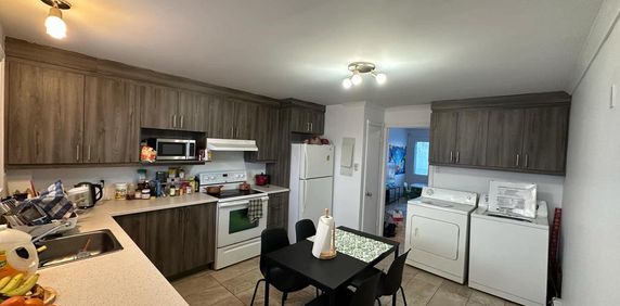 4 1/2 situé à Ste-Foy, A/C, Internet, stationnement - Photo 2