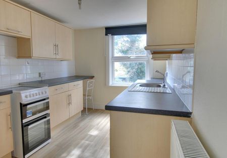 2 bedroom terraced house to rent - Photo 4
