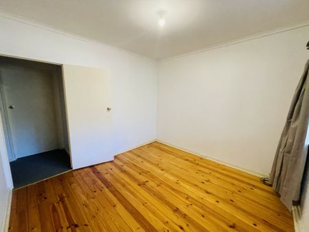 Spacious 4 bedroom family home is now available to rent. - Photo 3