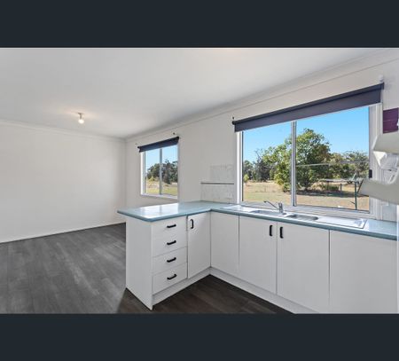 1A Primrose Place, Regency Downs, Qld 4341 - Photo 4