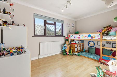 2 bedroom semi-detached house to rent - Photo 3