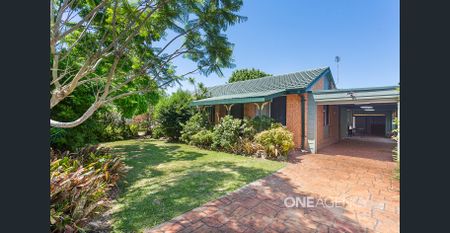 SPACIOUS FAMILY HOME WITH MULTIPLE LIVING AREAS - Photo 3