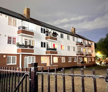 Room in a Shared Flat, Christie House, SE10 - Photo 1