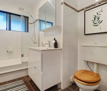 Renovated Apartment - Photo 3