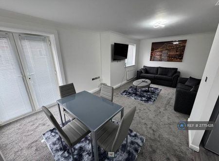 2 bedroom flat to rent - Photo 5