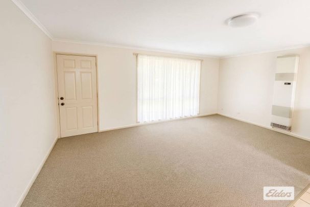 Freshly updated and low maintenance living - Photo 1