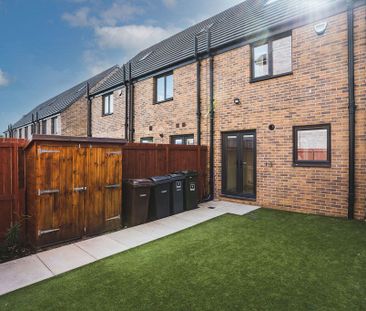 3 bedroom semi-detached house to rent - Photo 2