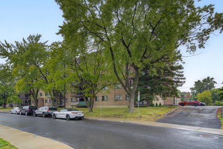 453 Rue Darontal, Boucherville, QC - Photo 2