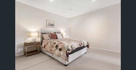 Furnished Spacious Apartment Living - Photo 3