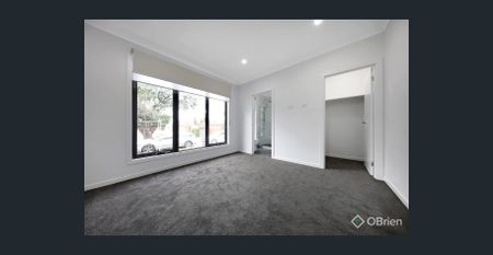 Modern 4-Bedroom Townhouse in Prime Clayton Location - Photo 4