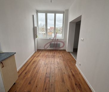 Location Appartement 2 pièces 32m² LA CHAPELLE D ARMENTIERES 59930 - Photo 2