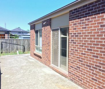 Spacious Family Living in Epping! - Photo 3