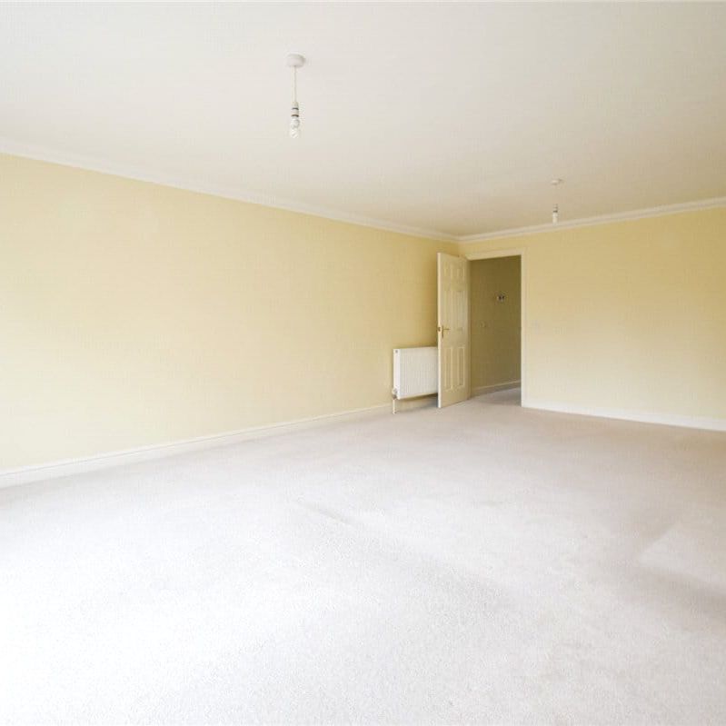 Well presented 3 bedroom end of terrace house for rent in the popular village of Oakington with good access to the City and local amenities close by. Garage. GCH. Unfurnished. - Photo 1