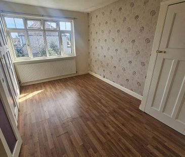 4 bedroom semi-detached house to rent - Photo 1