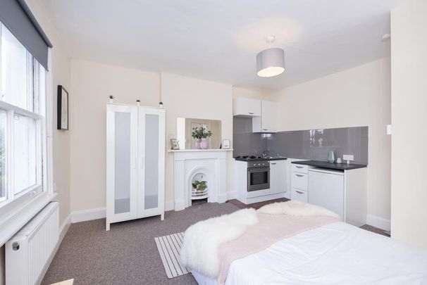 Studio to rent - Photo 1