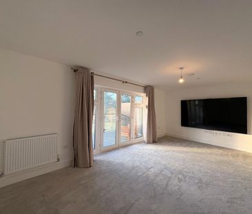 Waterfront Crescent, Mytchett, Camberley, Surrey, GU16 - Photo 1