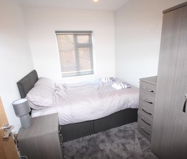 1 bedroom in a house share to rent - Photo 3
