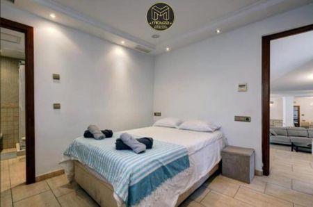 Casa en alquiler en Altos de Estepona, Estepona - Photo 2