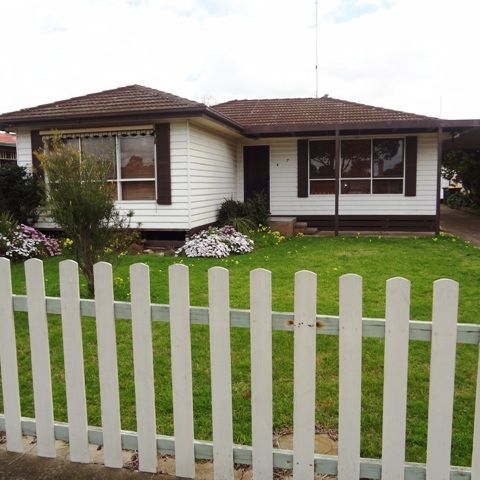 FAMILY HOME IN QUIET STREET - Photo 1