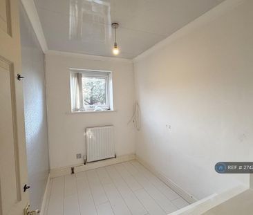 3 bedroom terraced house to rent - Photo 6