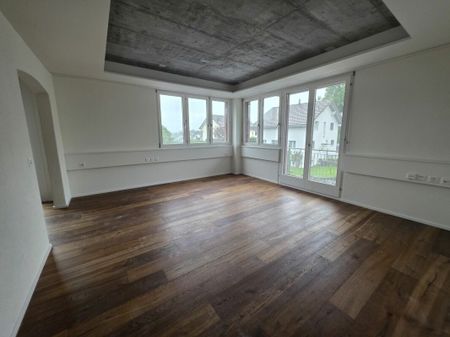 Traumhafte renovierte 4.5 Zimmer-Wohnung (120 m2) - Photo 4