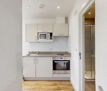 Studio to rent - Photo 2