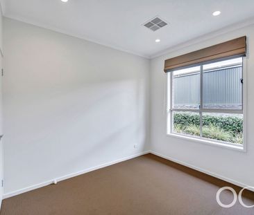 Open the Door to Coastal Comfort - Photo 2