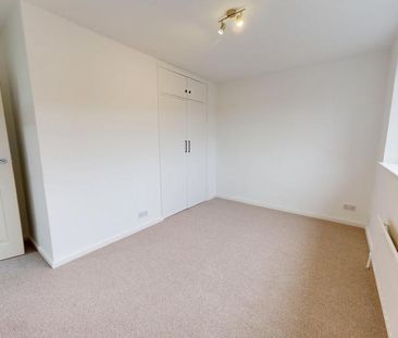 4 bedroom semi-detached house to rent - Photo 6