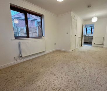 Woollin Avenue - Photo 1