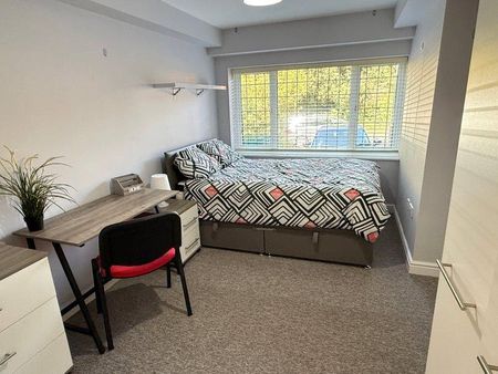 1 bedroom in a house share to rent - Photo 5