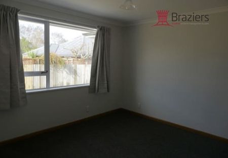 Two bedroom unit in a great location. - Photo 5