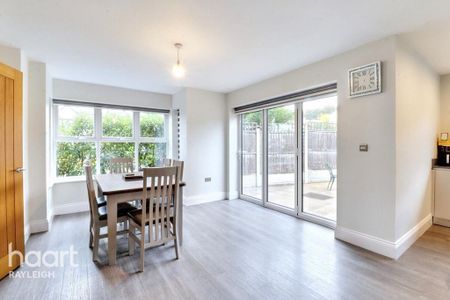 5 bedroom detached house to rent - Photo 5