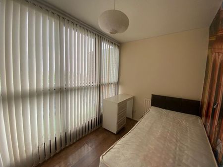 4 bedroom townhouse to rent - Photo 4