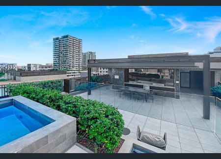 Fully Furnitured /Space and style in an exclusive development 'The Finery' - Photo 5