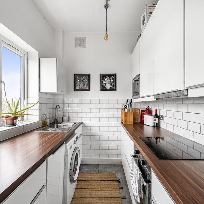 2 bedroom flat to rent - Photo 1