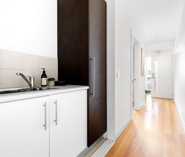 1/132 Emmaline Street, Northcote VIC 3070 - Photo 3