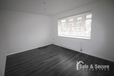 Sunningdale Road Springwell - Photo 4