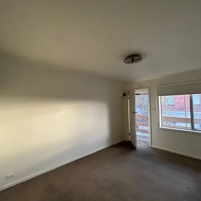 “Neat Apartment!” - Photo 1