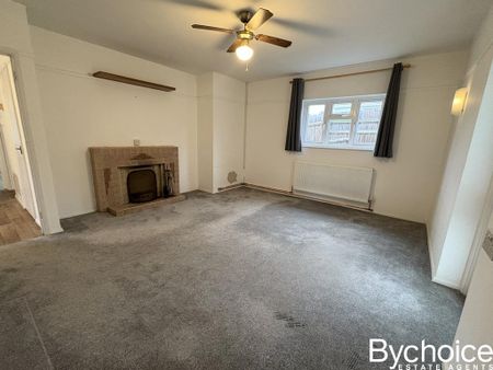 2 bedroom detached bungalow to rent - Photo 2