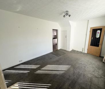 3 bedroom end of terrace house to rent - Photo 2