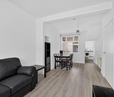17 London Road, Belfast, BT6 8EY - Photo 3