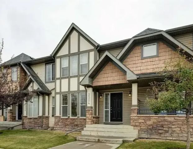 Beautiful Townhouse in Evergreen - Lots of Natural lighting! | 2504 Eversyde Avenue Southwest, Calgary - Photo 1