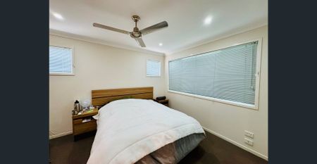 FULLY FURNISHED, HIGH END EXECUTIVE TOWNHOUSE - Photo 5