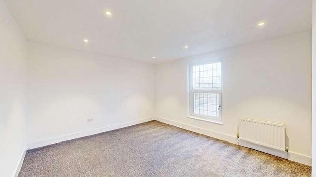 Chorley Road, Westhoughton, BL5 - Photo 1